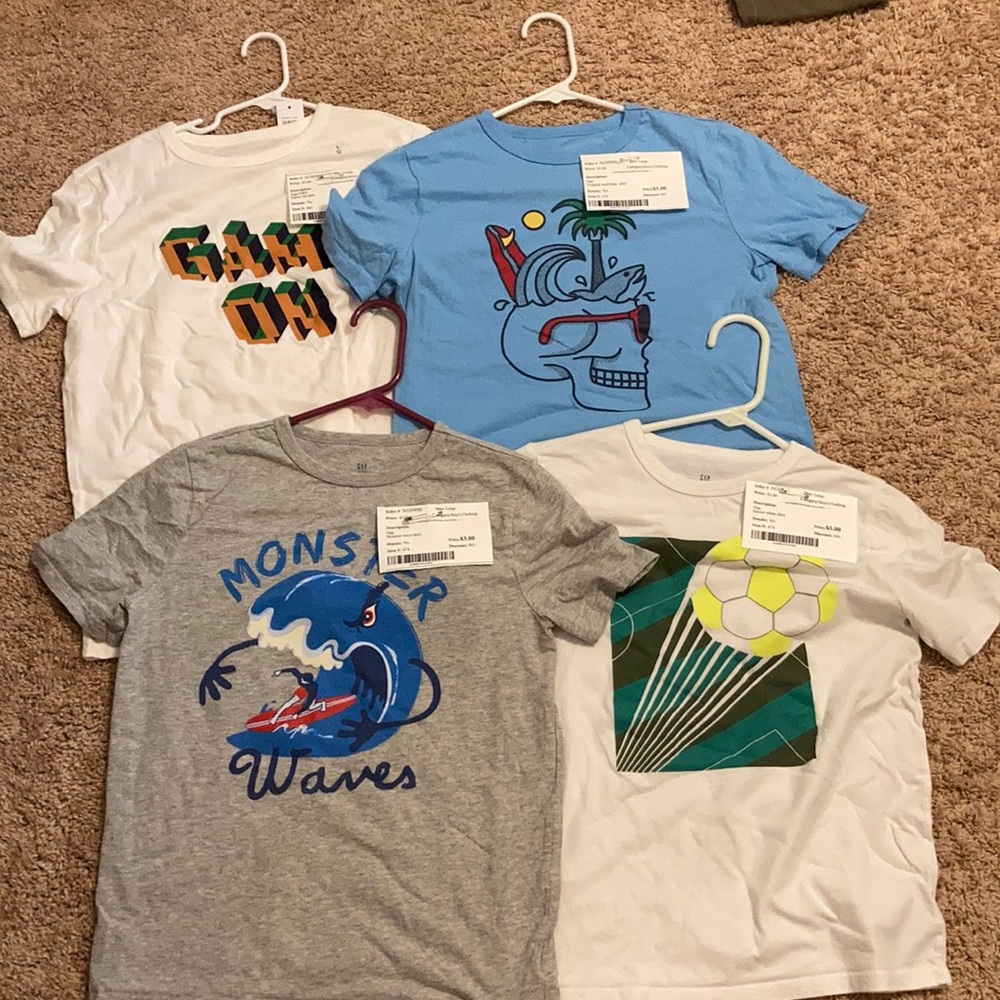Gap boys graphic tee-shirts (L 10)